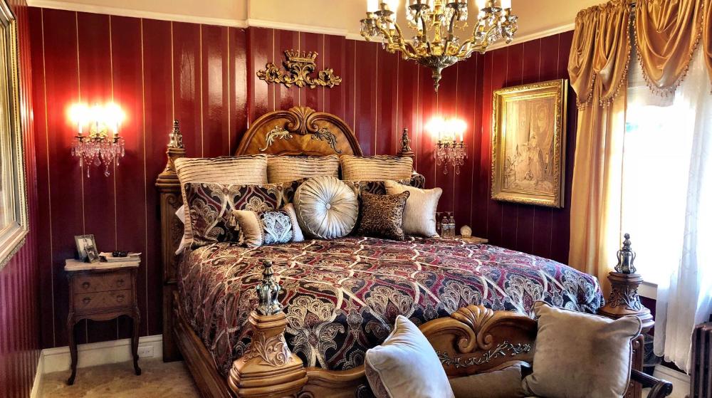 Deluxe King Room interior